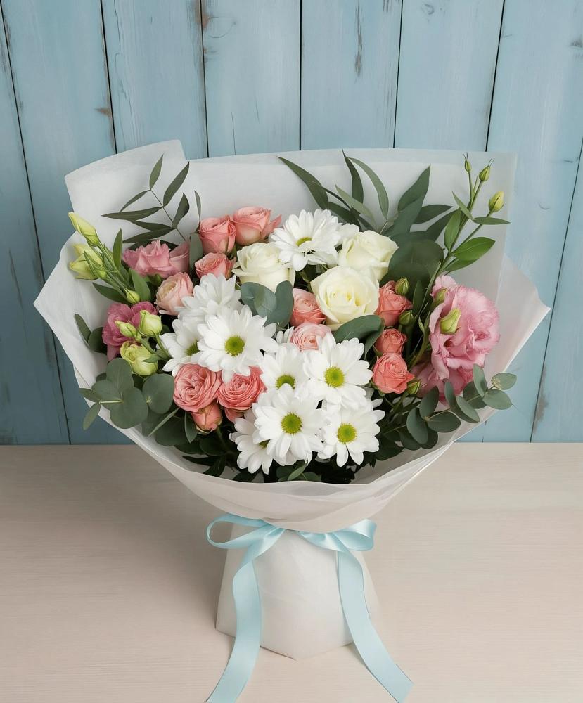 Букет цветов из: Розы, Лизиантусы и Хризантемы в Пудость