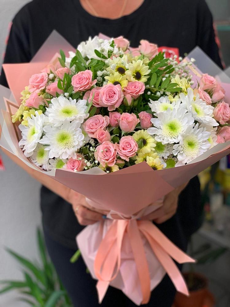 Букет цветов из: Розы и Хризантемы в Пудость
