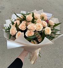 Букет Кремовые розы Латте в Пудость
