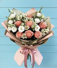 Букет цветов из:  Розы, Альстромерии и Лизиантусы #REPLACE_PRED# Пудость