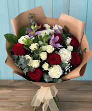 Букет цветов из:  Розы и Альстромерии в Пудость