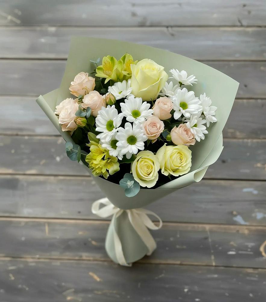 Букет цветов из: Альстромерии, Розы и Хризантемы в Пудость