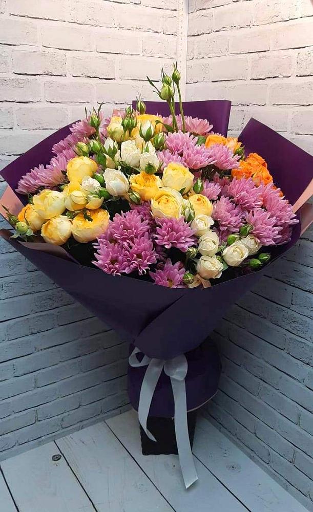 Букет цветов из: Хризантемы и Розы в Пудость