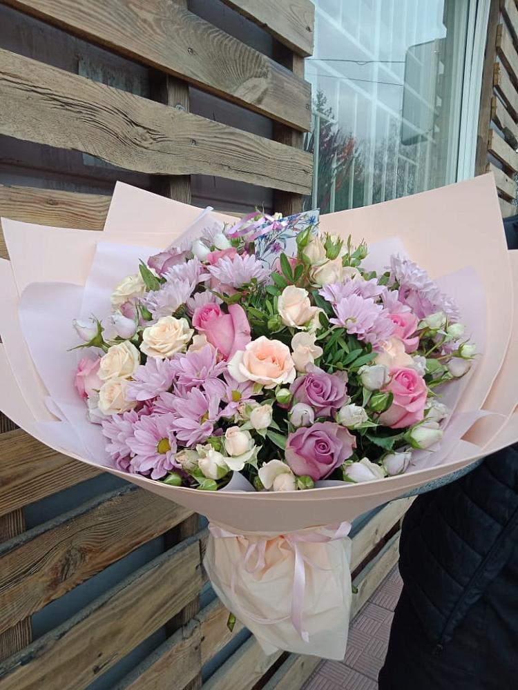 Букет цветов из: Розы и Хризантемы в Пудость