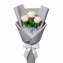 Букет 3 белые розы в Пудость
