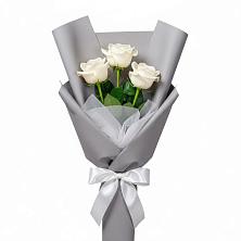 Букет 3 белые розы в Пудость