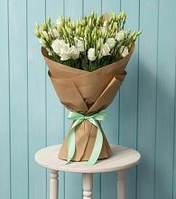 Букет цветов из:  Лизиантусы в Пудость