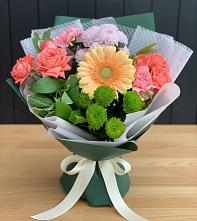 Букет цветов из:  Гвоздики, Розы, Герберы и Хризантемы #REPLACE_PRED# Пудость
