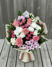 Букет цветов из:  Альстромерии, Гвоздики, Розы и Хризантемы в Пудость