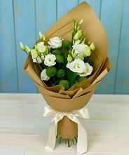 Букет цветов из:  Хризантемы и Лизиантусы #REPLACE_PRED# Пудость