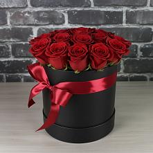 Цветочная композиция из Розы в шляпной коробке в Пудость