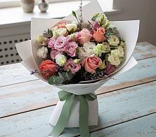 Букет цветов из:  Розы, Лизиантусы и Гвоздики в Пудость