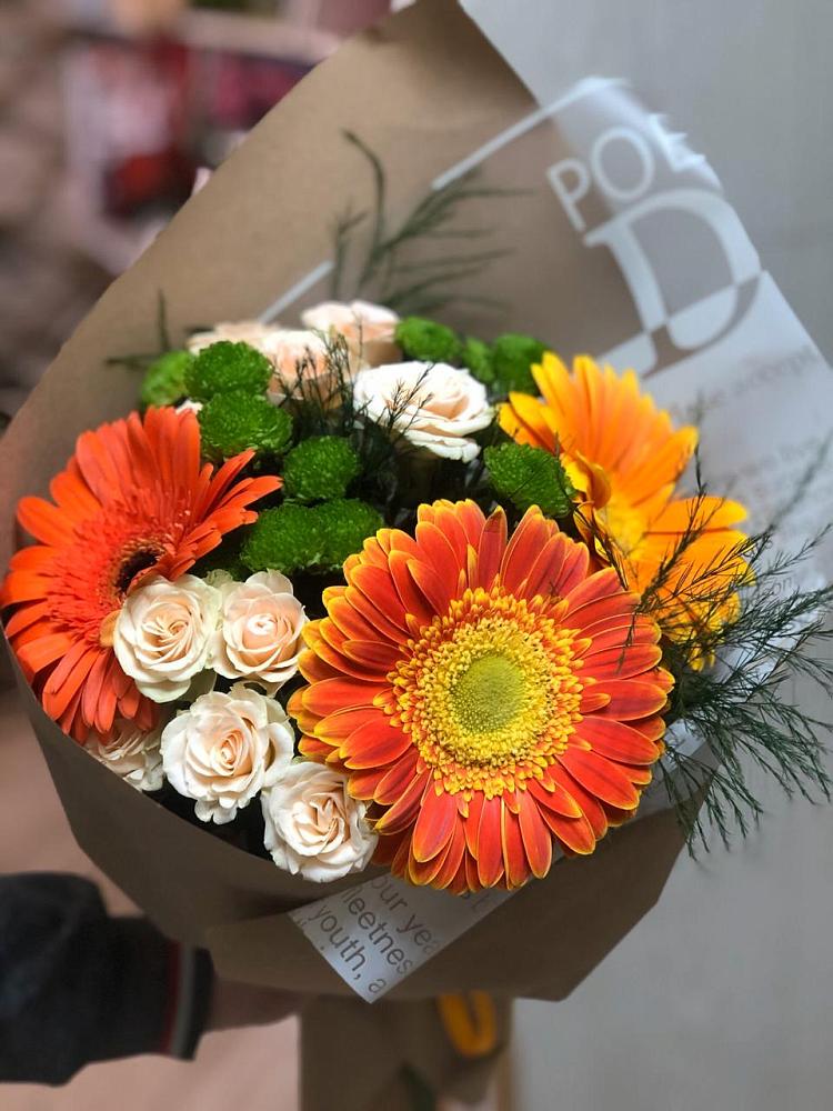 Букет цветов из: Герберы, Хризантемы и Розы в Пудость