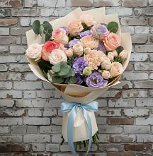 Букет цветов из:  Розы, Лизиантусы и Гвоздики #REPLACE_PRED# Пудость