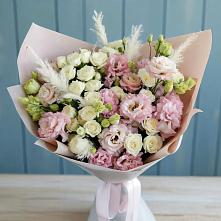 Букет цветов из:  Альстромерии и Розы в Пудость