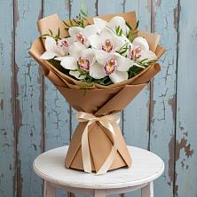 Букет цветов из:  Орхидеи и Розы в Пудость